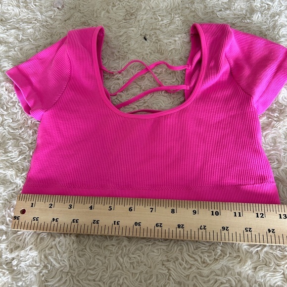 Aerie Pink Puff Sleeve Crop top‎ - Picture 4 of 5